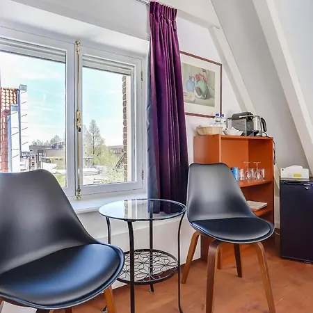 City-centre, Canal-house, Luxurious , Stylish Bedroom, Ensuite Bathroom בית הארחה אמסטרדם